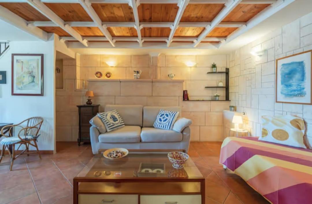 Villa Con Piscina Al Mare Ognina Eksteriør billede